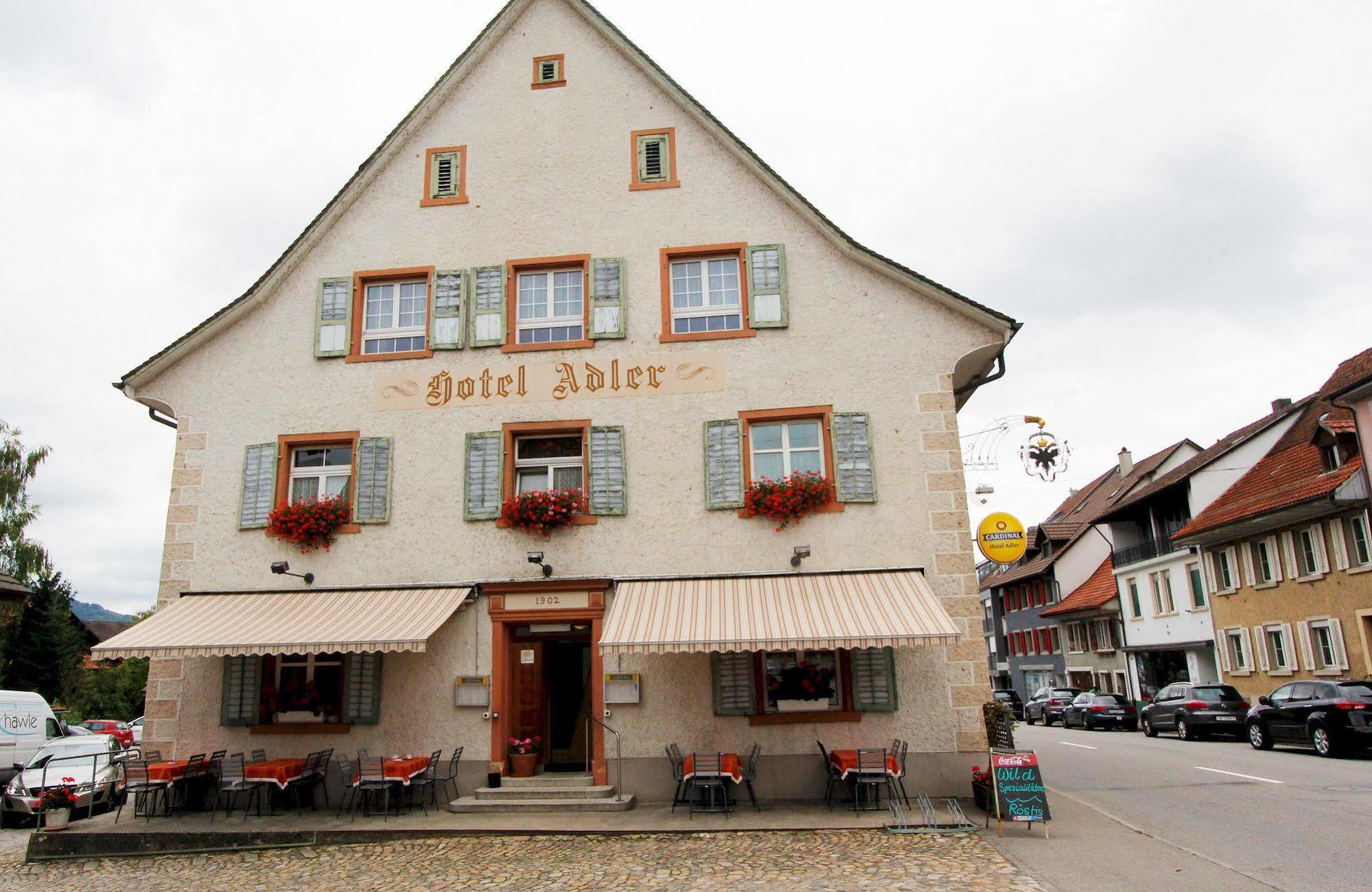 Gasthof Adler Frick Exteriör bild